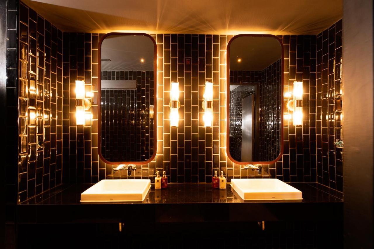 The Gravitique Hotel Khaosan バンコク都 エクステリア 写真